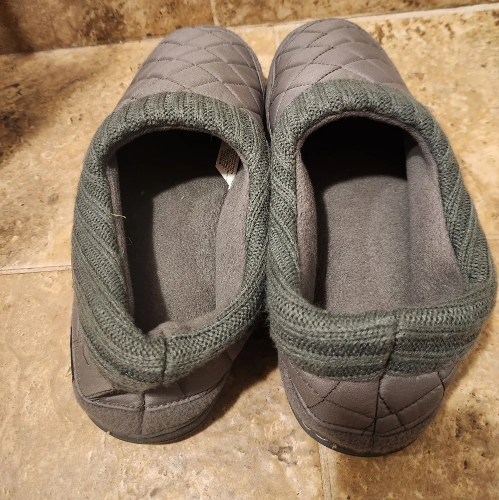 NWOT Isotoner Quilted Nylon Levon Low Boot Men's Slippers. Gray Size 13-14